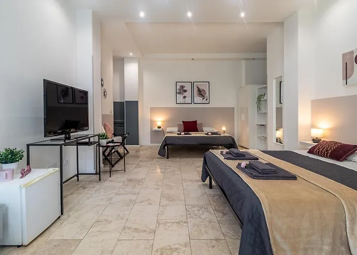 Hotel Bologna Bed Station